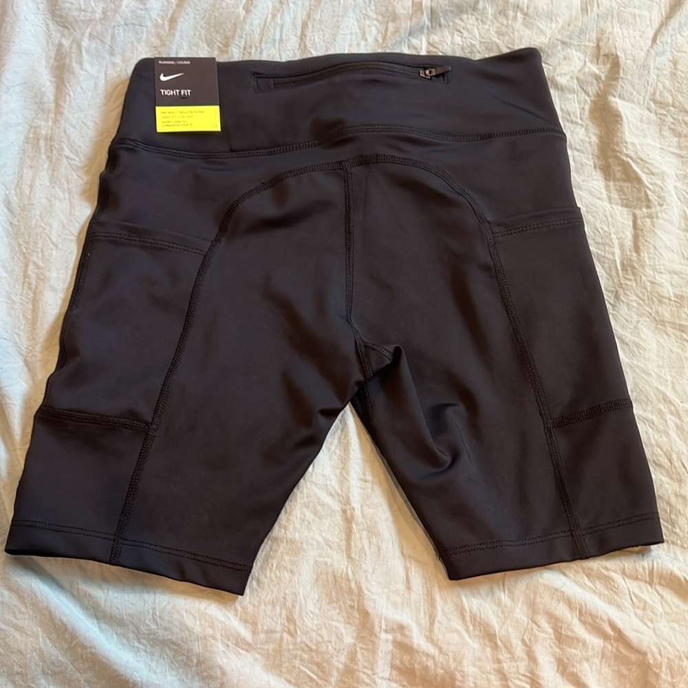 Nike - Picture 2 of 4